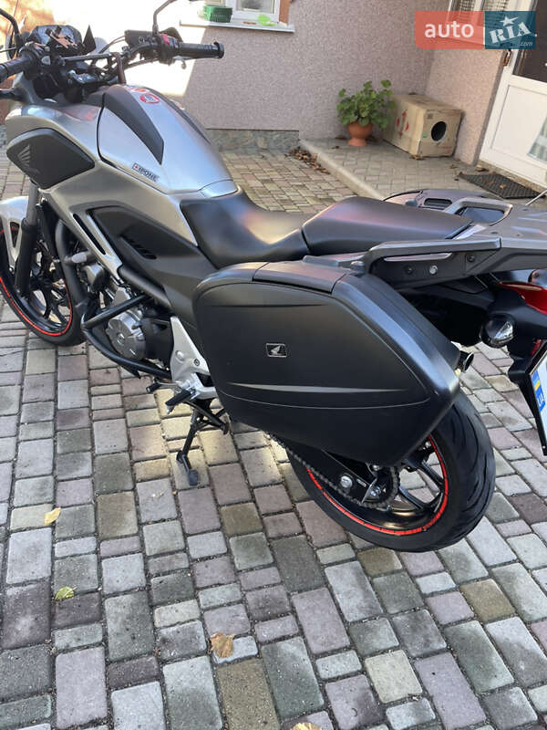 Мотоцикл Спорт-туризм Honda NC 700XA 2012 в Тараще фото 3 Мотоцикл Спорт-туризм Honda NC 700XA 2012 в Тараще