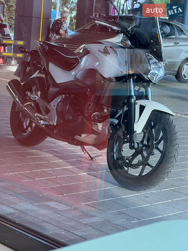 Спортбайк Honda NC 750S 2017 в Киеве