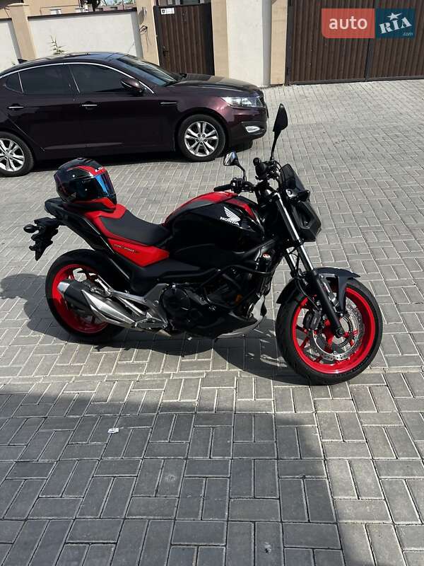 Мотоцикл Без обтекателей (Naked bike) Honda NC 750S 2017 в Одессе фото 3 Мотоцикл Без обтекателей (Naked bike) Honda NC 750S 2017 в Одессе