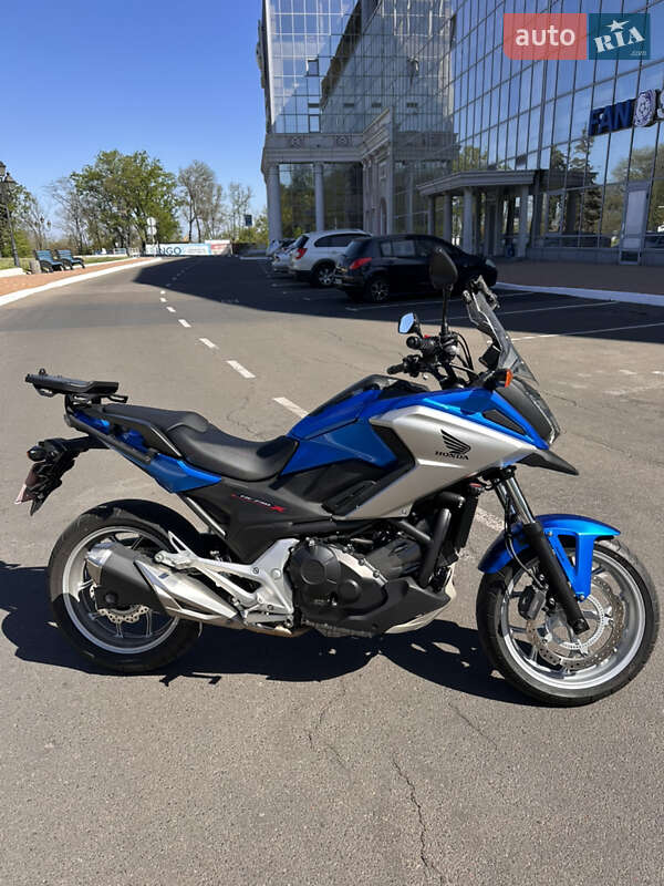 Мотоцикл Туризм Honda NC 750X 2016 в 