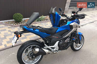 Мотоцикл Туризм Honda NC 750X 2016 в 