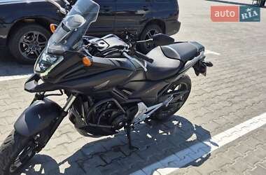 Мотоцикл Без обтекателей (Naked bike) Honda NC 750X 2017 в 