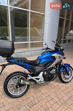 Мотоцикл Туризм Honda NC 750X 2016 в 