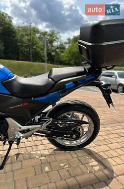 Мотоцикл Туризм Honda NC 750X 2016 в 