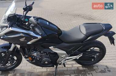 Мотоцикл Спорт-туризм Honda NC 750X 2025 в 