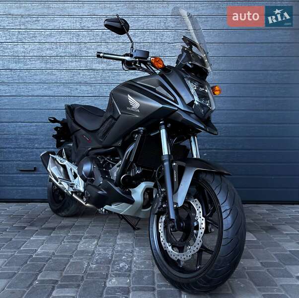Honda NC 750X 2016