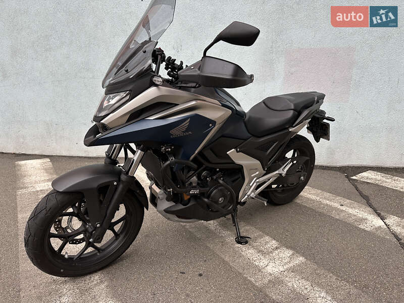 Мотоцикл Спорт-туризм Honda NC 750X 2024 в 