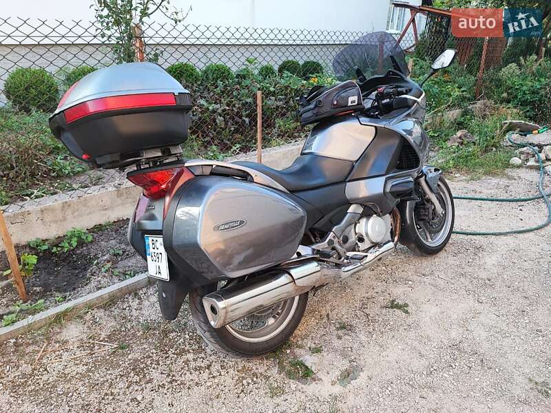 Мотоцикл Туризм Honda NT 700V 2006 в Бродах