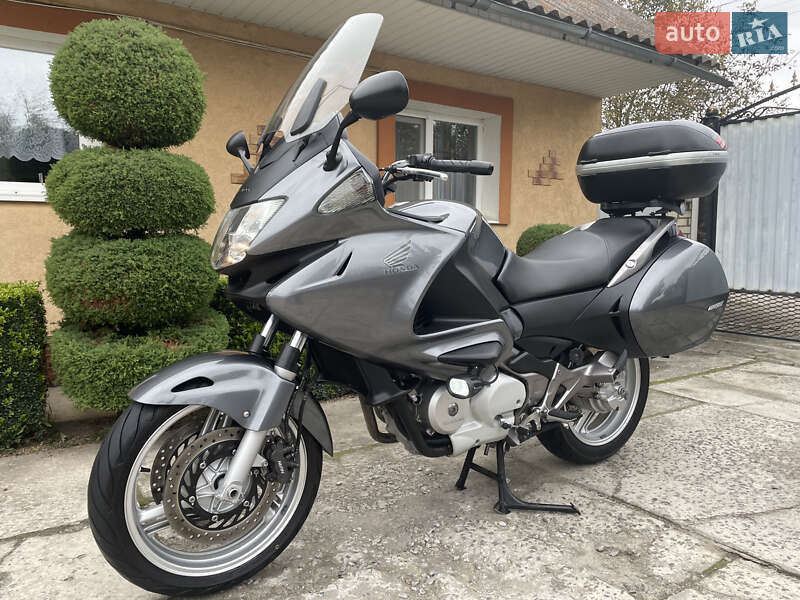 Мотоцикл Спорт-туризм Honda NT 700V 2006 в 
