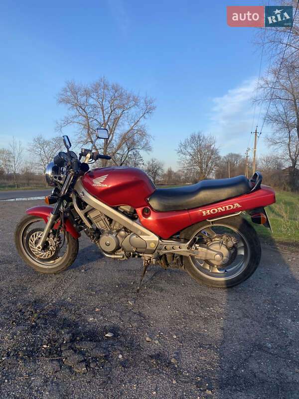 Honda NTV 650 (Revere) 1990