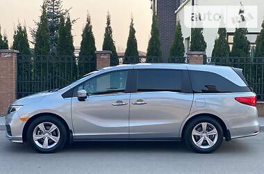 Минивэн Honda Odyssey 2018 в Киеве