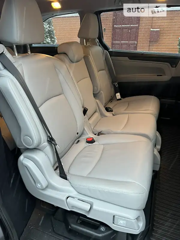 Honda Odyssey 2019 VIN 5FNRL6H98KB107774 фото оголошення 5 з 48