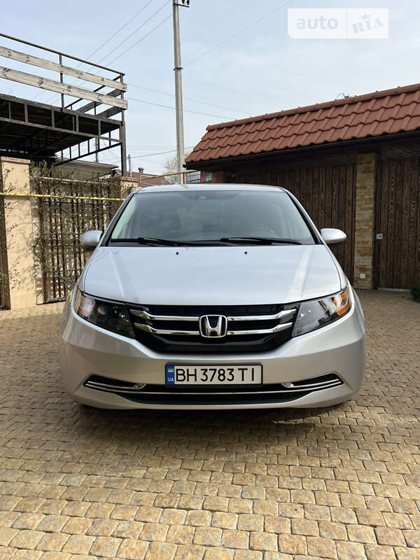 Минивэн Honda Odyssey 2015 в Одессе