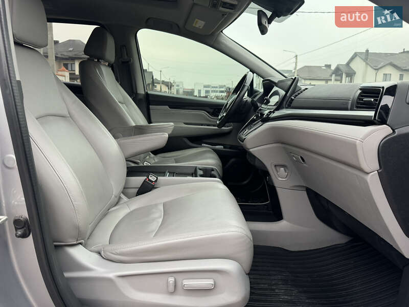 Мінівен Honda Odyssey 2017 в Рівному