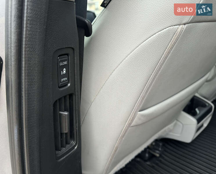 Мінівен Honda Odyssey 2017 в Рівному