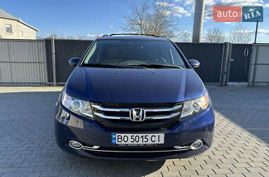 Минивэн Honda Odyssey 2015 в 