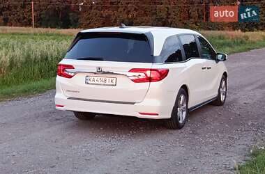 Минивэн Honda Odyssey 2018 в 