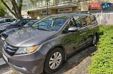 Минивэн Honda Odyssey 2017 в 