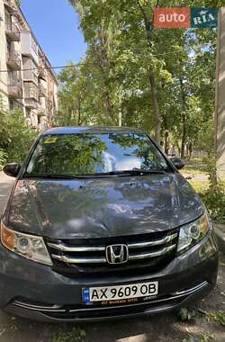 Минивэн Honda Odyssey 2016 в 