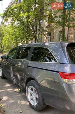 Минивэн Honda Odyssey 2016 в 