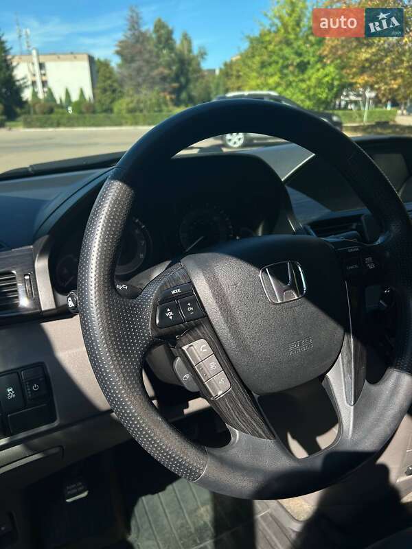 Минивэн Honda Odyssey 2016 в Броварах