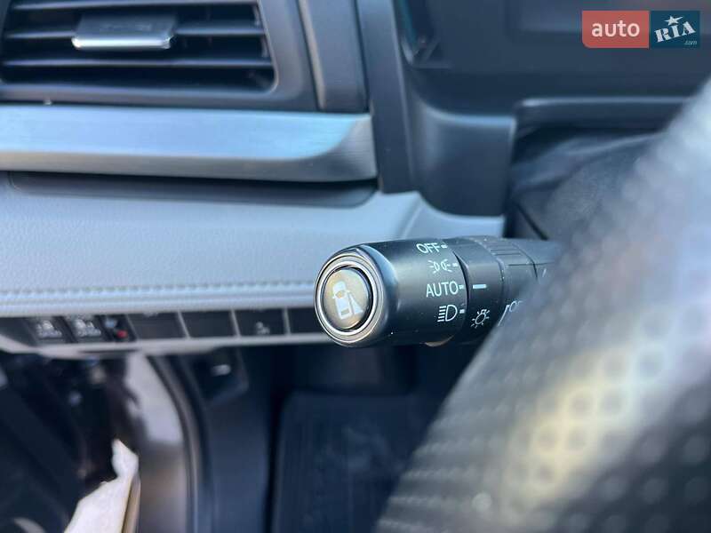 Минивэн Honda Odyssey 2017 в Киеве фото 14 Минивэн Honda Odyssey 2017 в Киеве