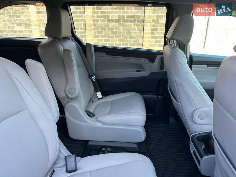 Минивэн Honda Odyssey 2017 в Киеве фото 15 Минивэн Honda Odyssey 2017 в Киеве