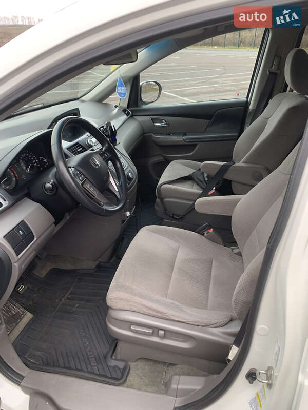 Минивэн Honda Odyssey 2016 в Ровно