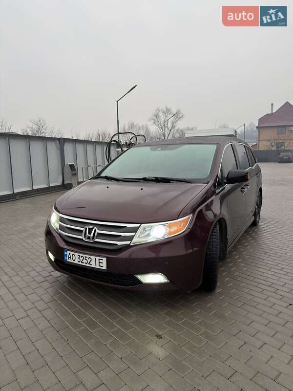 Мінівен Honda Odyssey 2012 в Хусті