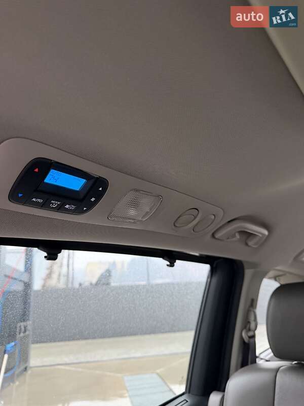 Мінівен Honda Odyssey 2012 в Хусті