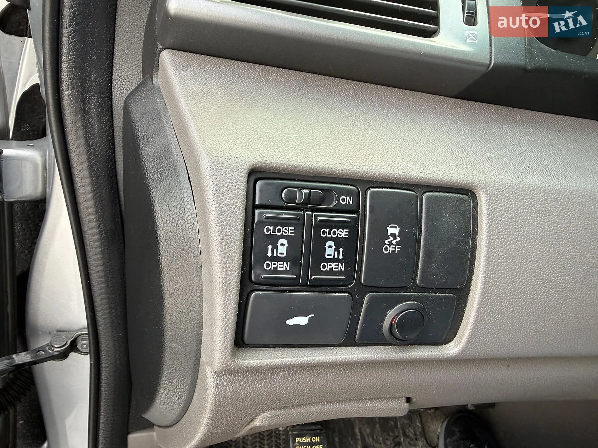 2011 Honda Odyssey - мініатюра 12