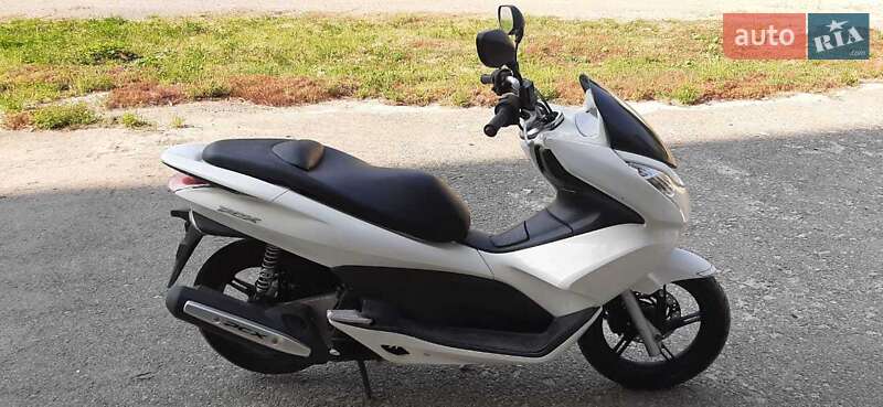 Макси-скутер Honda PCX 125 2010 в Каменец-Подольском