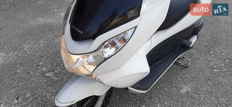 Макси-скутер Honda PCX 125 2010 в Каменец-Подольском