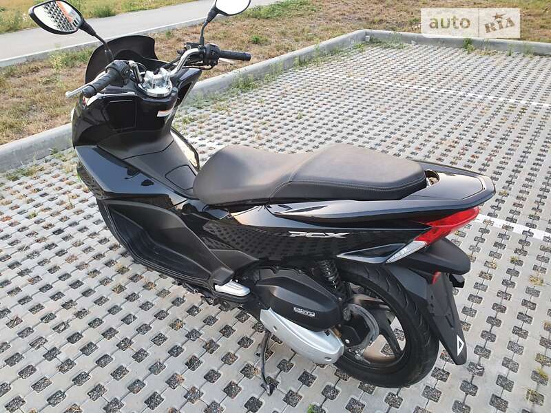 Макси-скутер Honda PCX 125 2015 в Сумах фото 11 Макси-скутер Honda PCX 125 2015 в Сумах