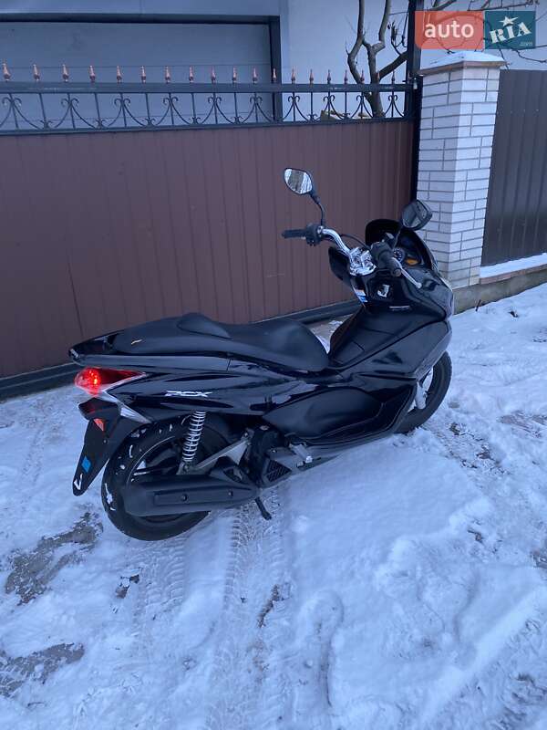 Грузовые мотороллеры, мотоциклы, скутеры, мопеды Honda PCX 125 2014 в Барышевке