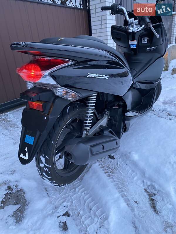 Грузовые мотороллеры, мотоциклы, скутеры, мопеды Honda PCX 125 2014 в Барышевке