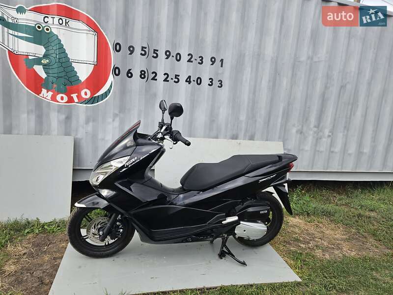 Макси-скутер Honda PCX 125 2017 в Кривом Озере