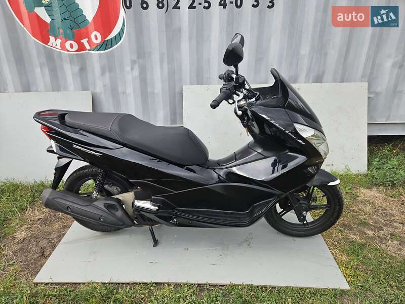 Макси-скутер Honda PCX 125 2017 в Кривом Озере