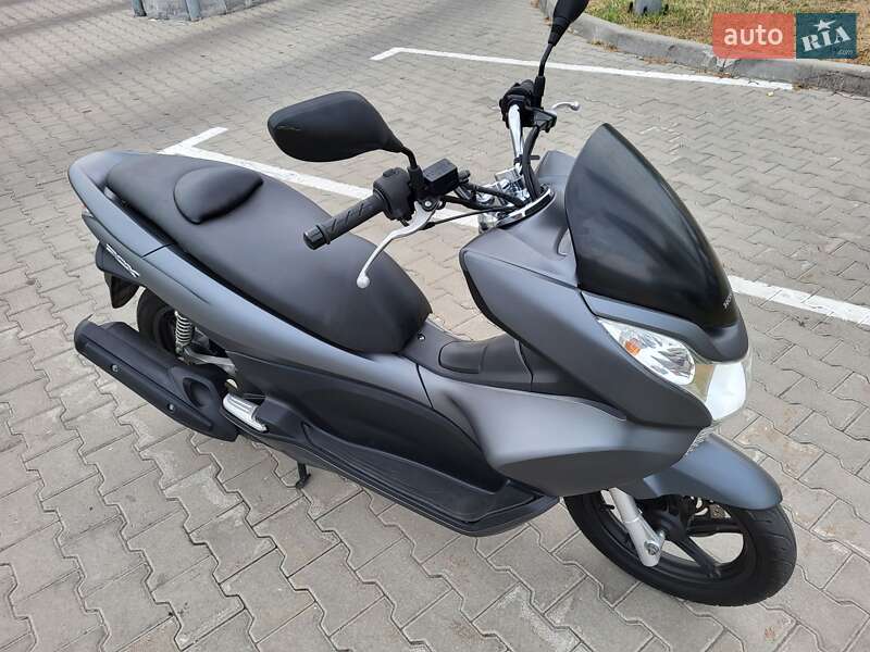 Макси-скутер Honda PCX 125 2014 в Чернигове