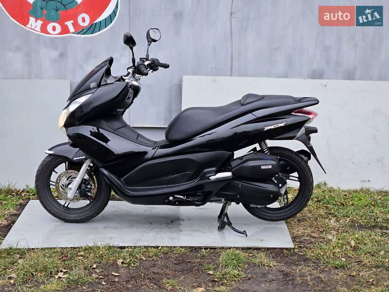 Макси-скутер Honda PCX 125 2014 в Первомайске