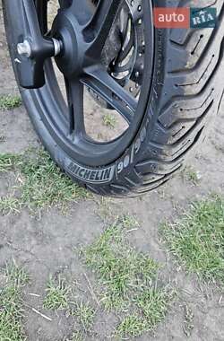 Максі-скутер Honda PCX 125 2017 в 