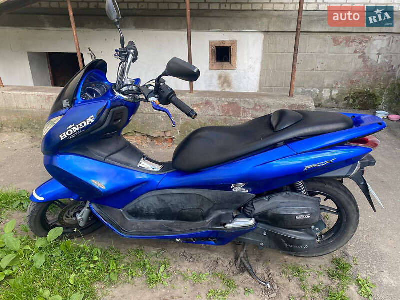 Макси-скутер Honda PCX 125 2014 в Ахтырке