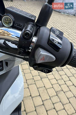 Макси-скутер Honda PCX 125 2024 в 