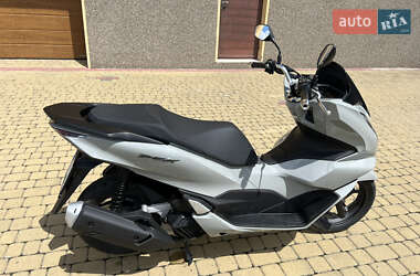 Макси-скутер Honda PCX 125 2024 в 