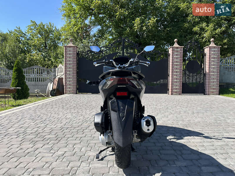 Макси-скутер Honda PCX 125 2024 в Черновцах фото 4 Макси-скутер Honda PCX 125 2024 в Черновцах