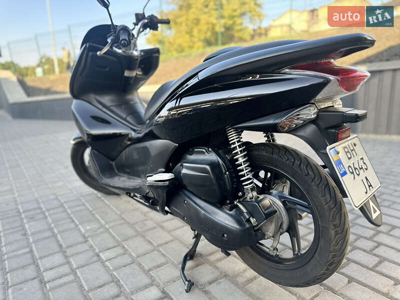 Макси-скутер Honda PCX 125 2010 в Одессе