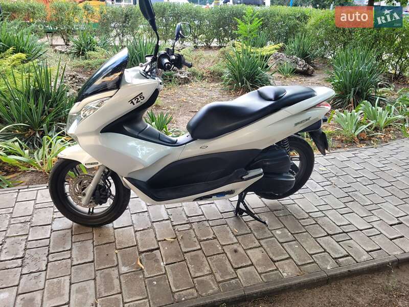 Грузовые мотороллеры, мотоциклы, скутеры, мопеды Honda PCX 125 2010 в Запорожье