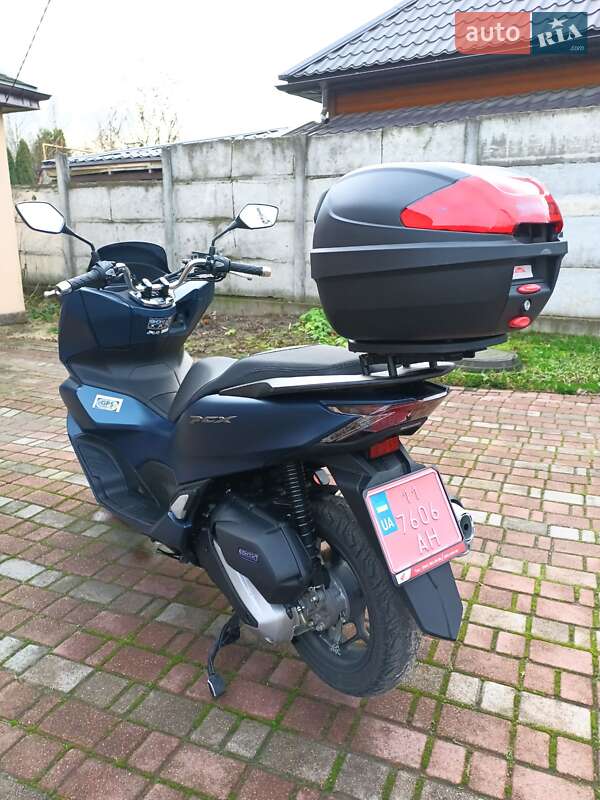 Макси-скутер Honda PCX 125 2024 в Киеве