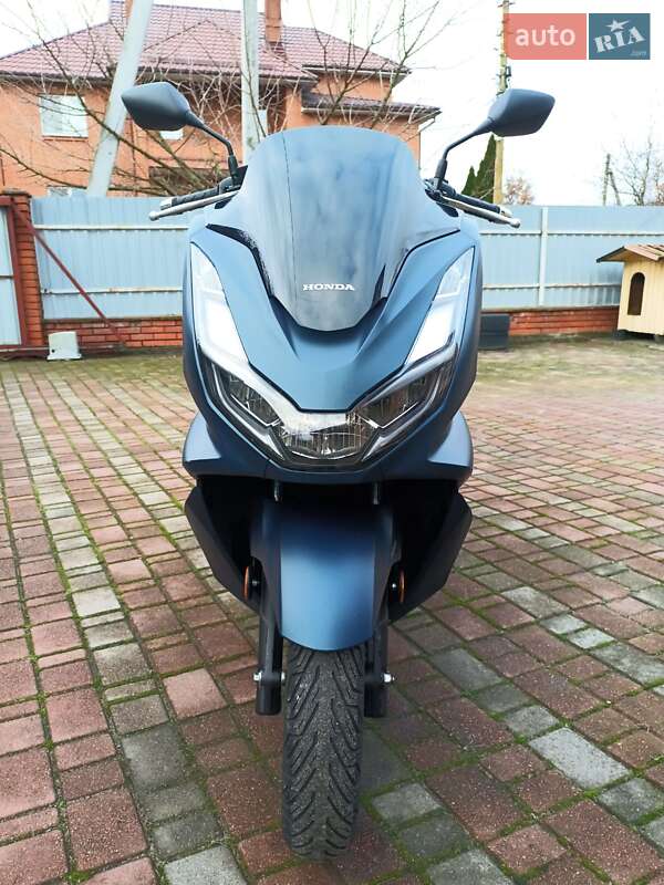 Макси-скутер Honda PCX 125 2024 в Киеве
