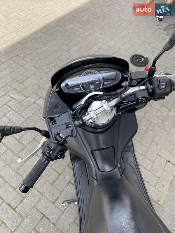 Скутер Honda PCX 150 2015 в Харькове фото 12 Скутер Honda PCX 150 2015 в Харькове